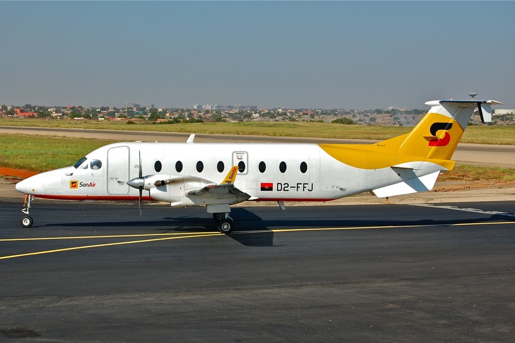 Beech 1900 turboprop by Beechcraft (Textron Aviation)