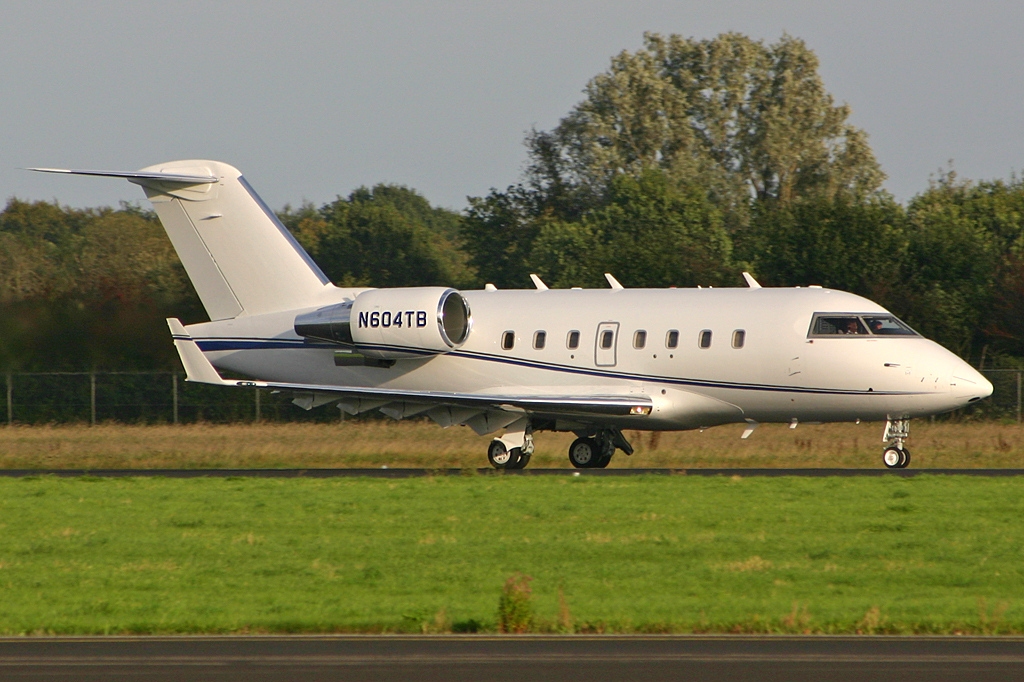 Bombardier Challenger 604 (2005) — N610L