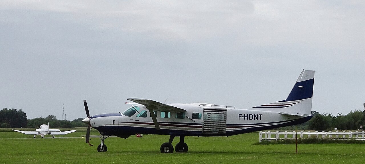 Cessna Caravan 208B (1989) — N9GT