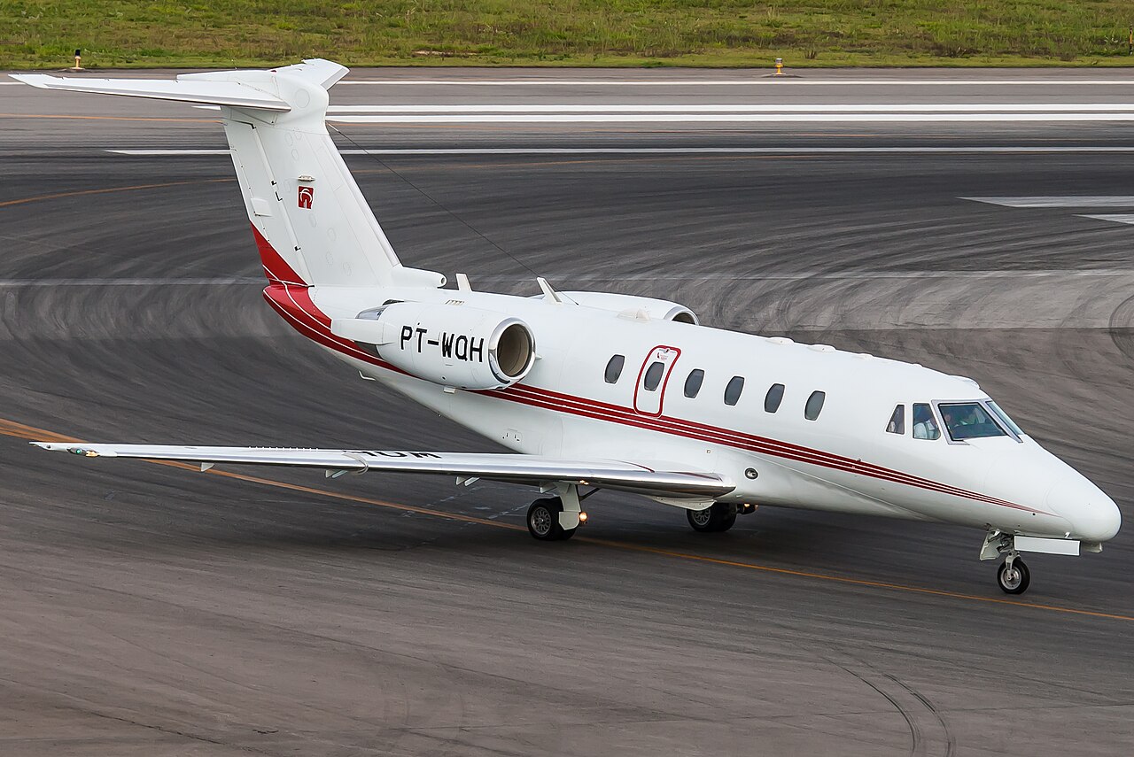 Cessna Citation VII (1987) — N611AT