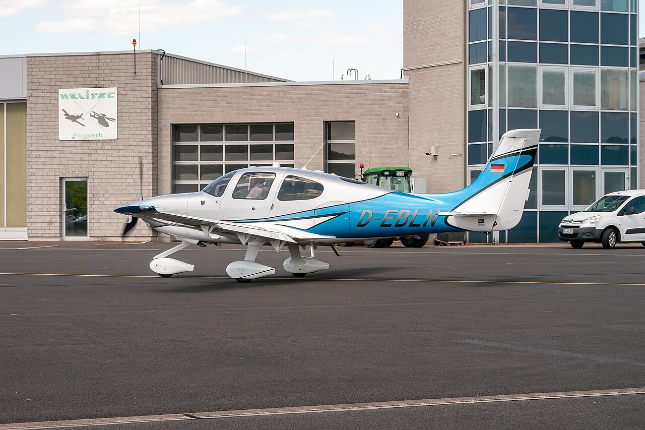 Cirrus SR22 piston aircraft