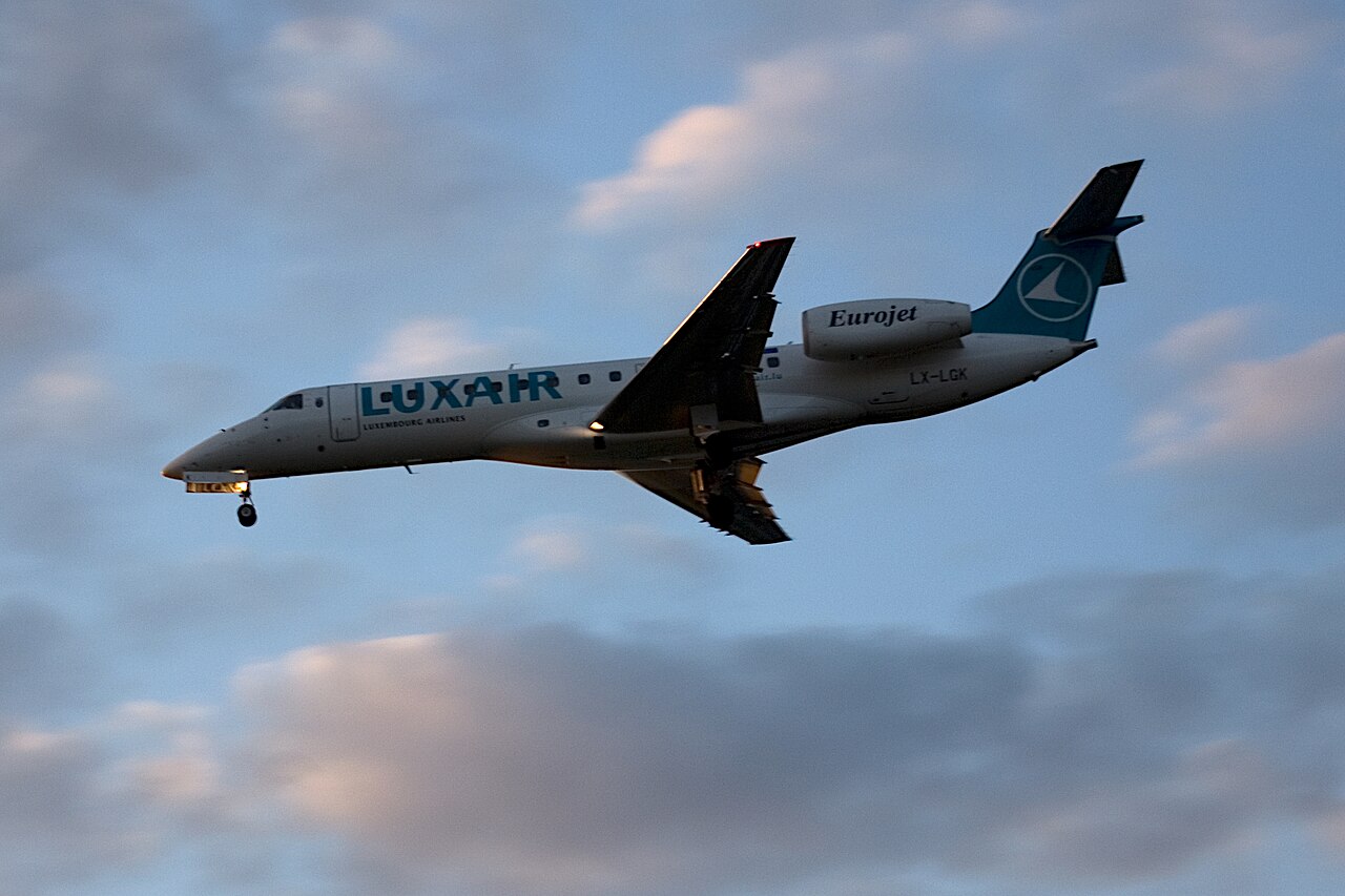 Embraer ERJ 135 regional jet