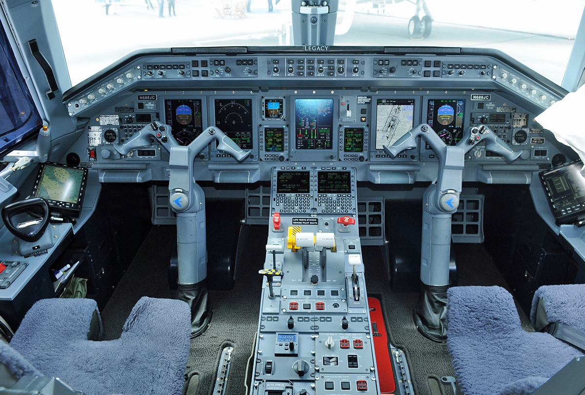 Embraer Legacy 650 heavy jet by Embraer Executive Jets