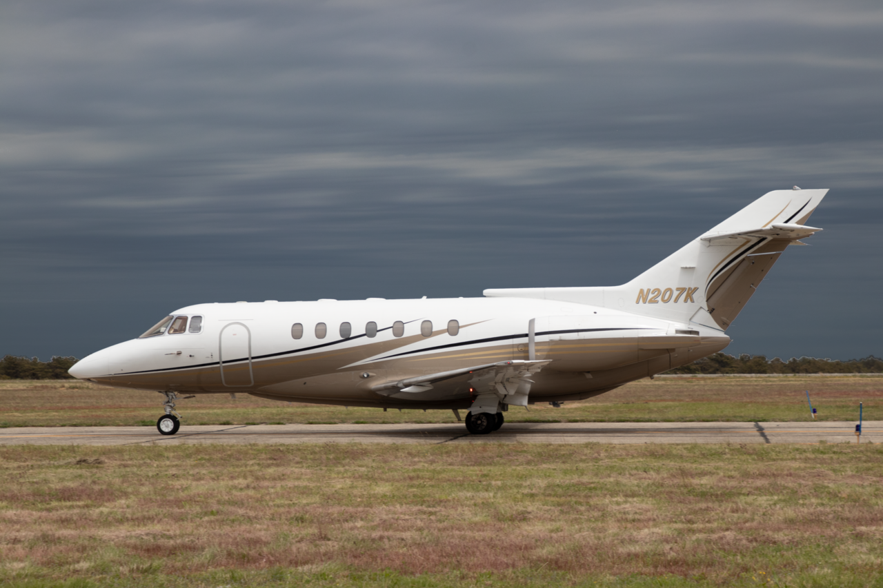Hawker 1000 heavy jet