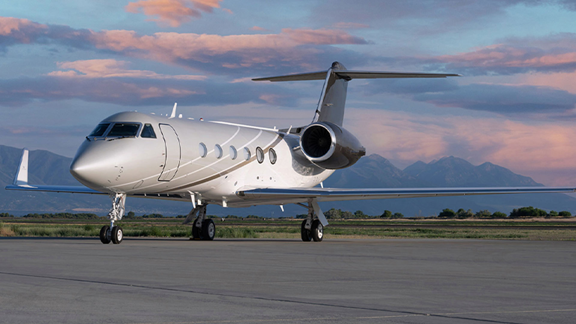 Gulfstream GIV (1999) — N102JE