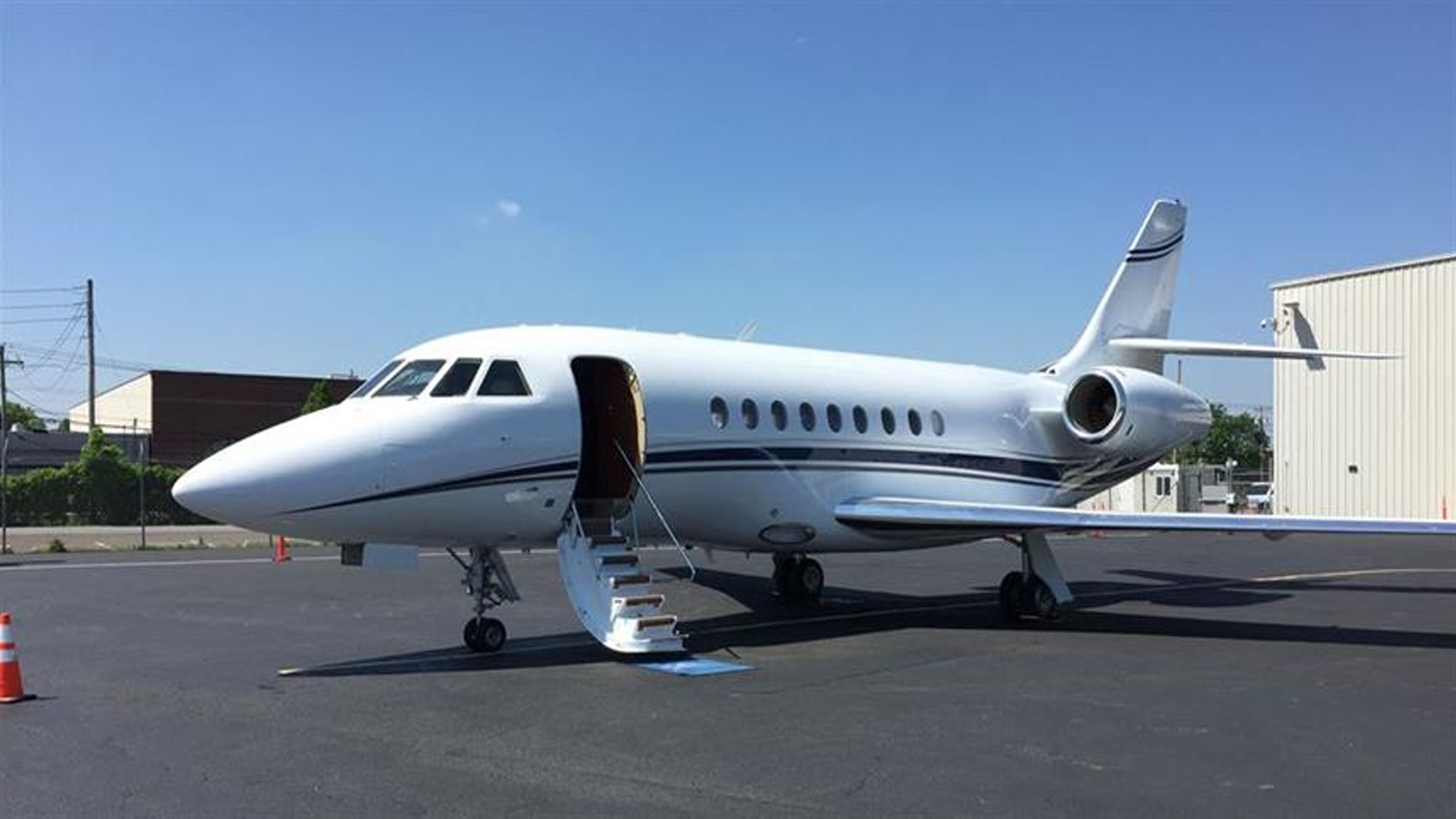 Dassault Falcon 2000 (2000) — N112FJ