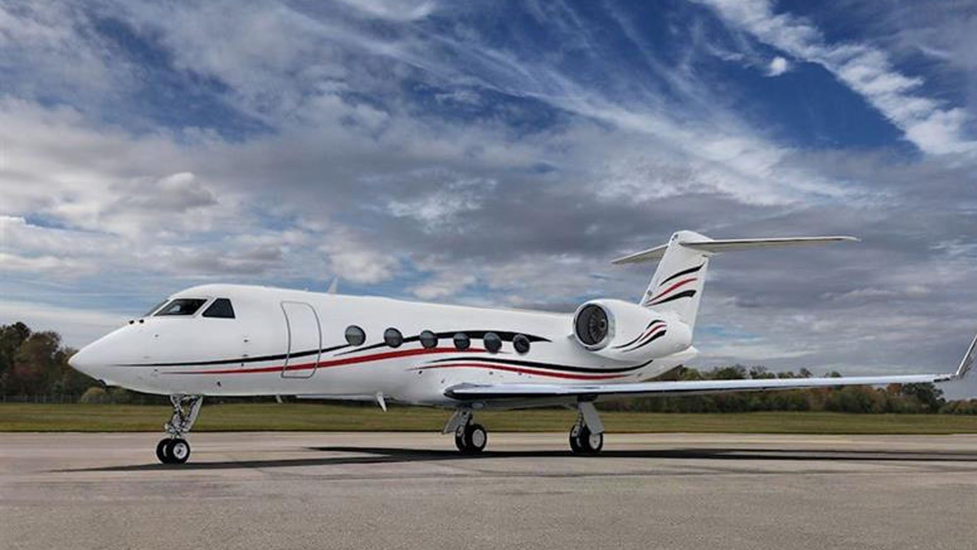 Gulfstream G450 (2015) — N115LR