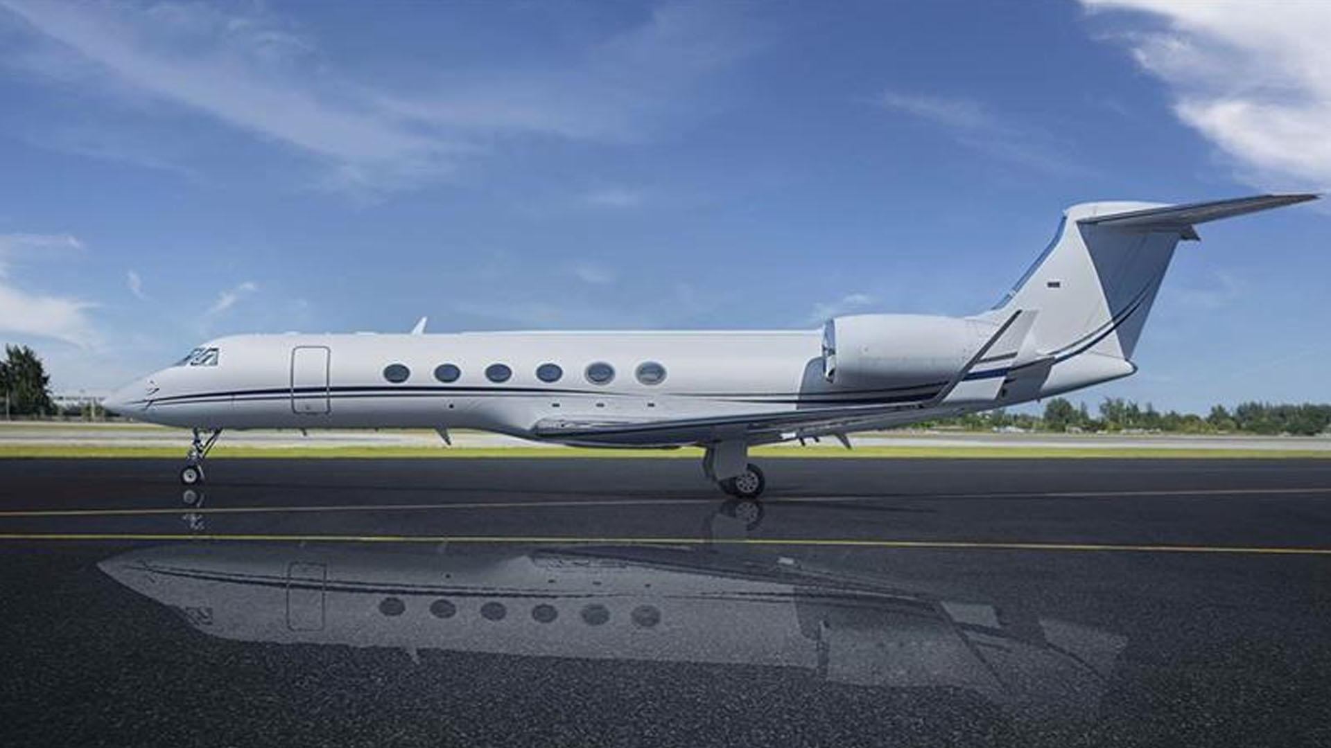 Gulfstream GV (1996) — N11GW