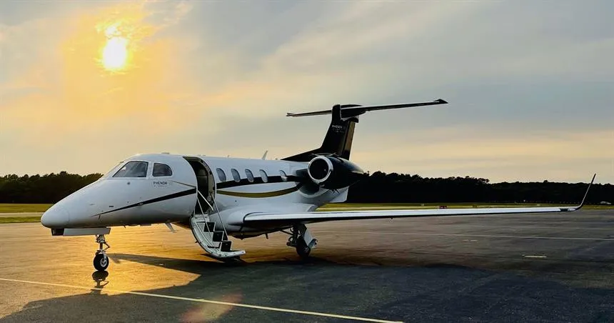 Embraer Phenom 300 (2014) — N12ML