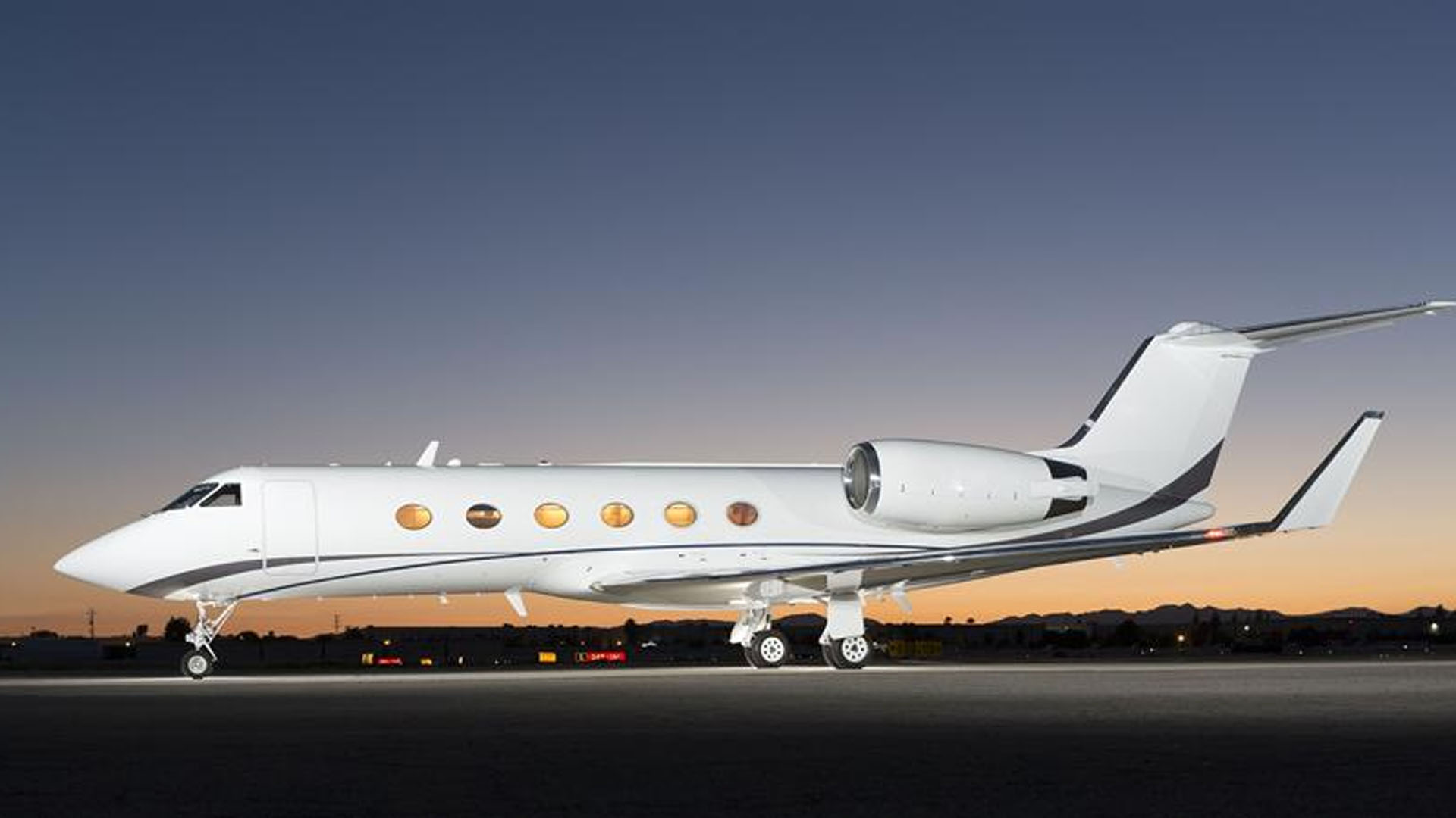 Gulfstream GIV (2000) — N131JE