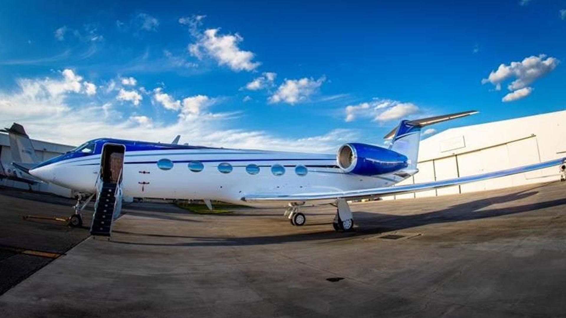 Gulfstream GIV (1990) — N146BG
