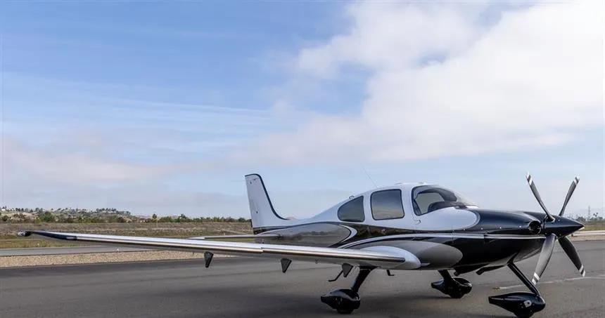 Cirrus Design CORP SR22 (2008) — N15BM