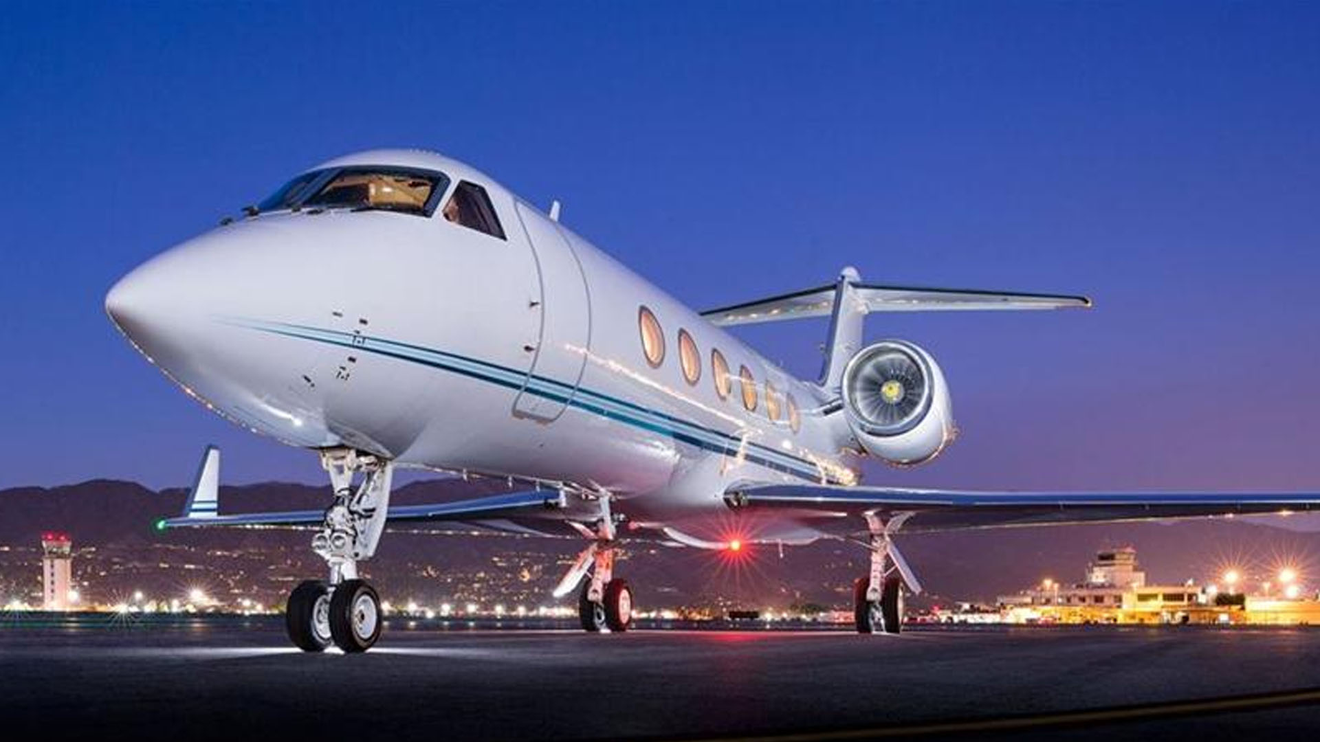Gulfstream GIV (1998) — N1625
