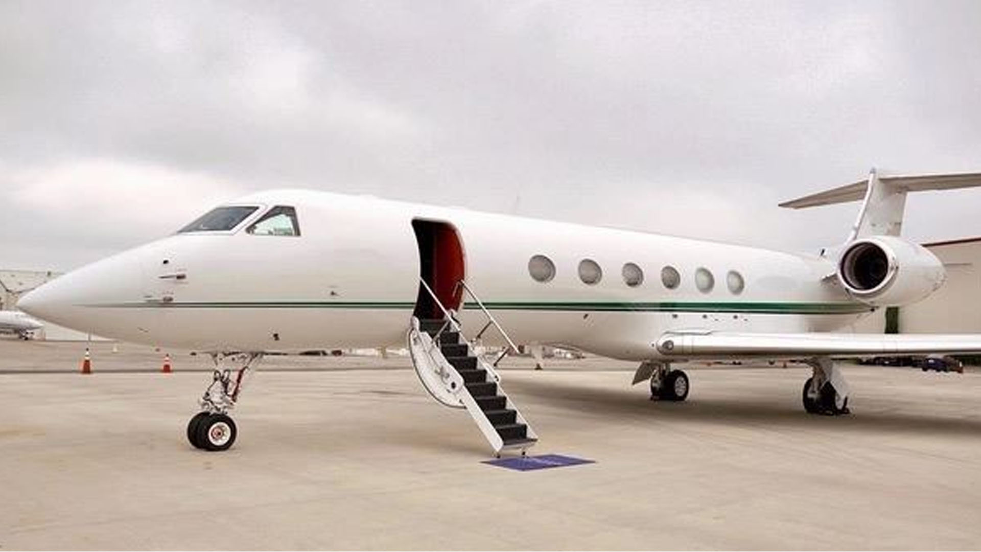 Gulfstream GV (2001) — N176SM