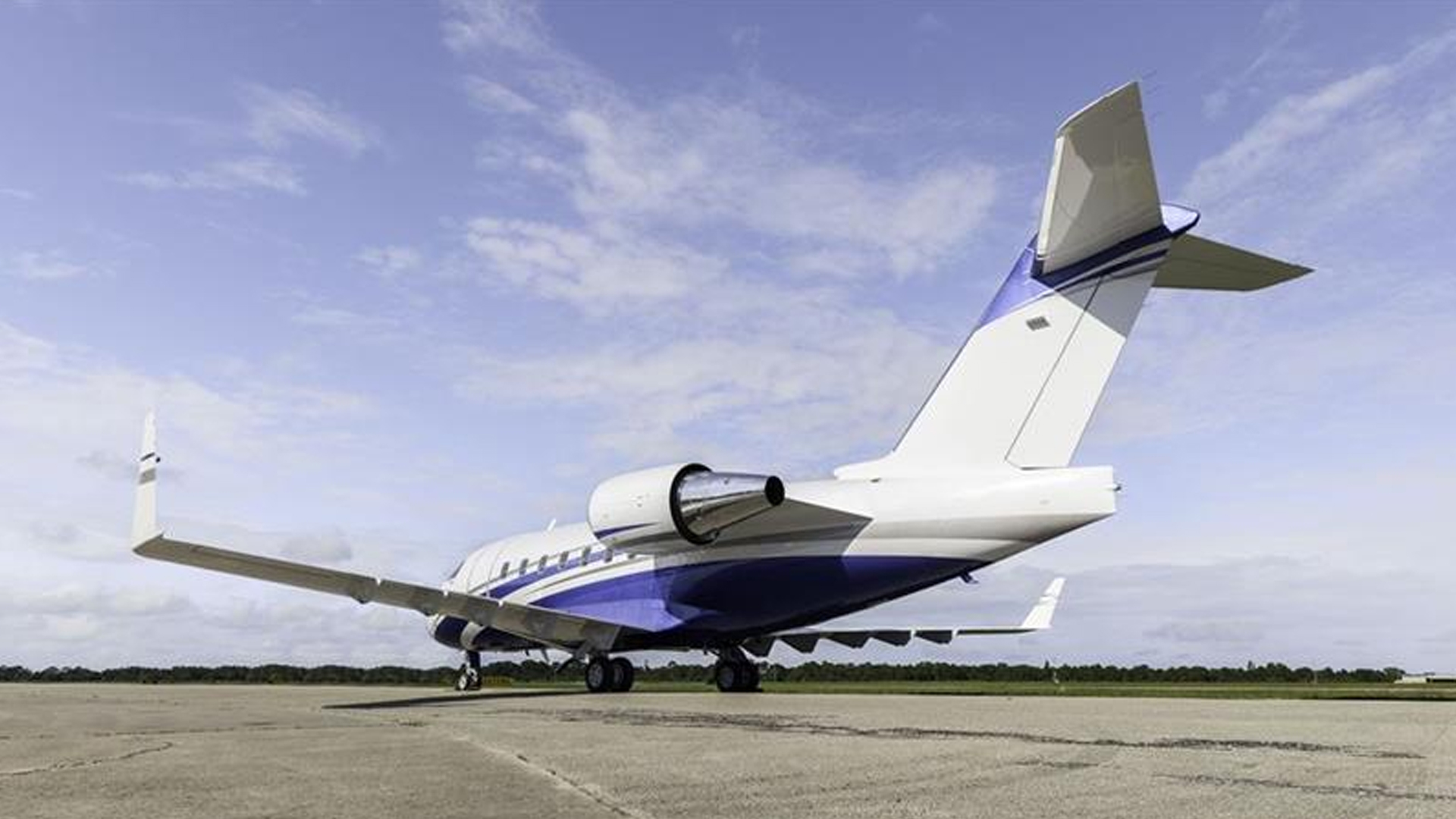 Bombardier Challenger 604 (2001) — N188CR