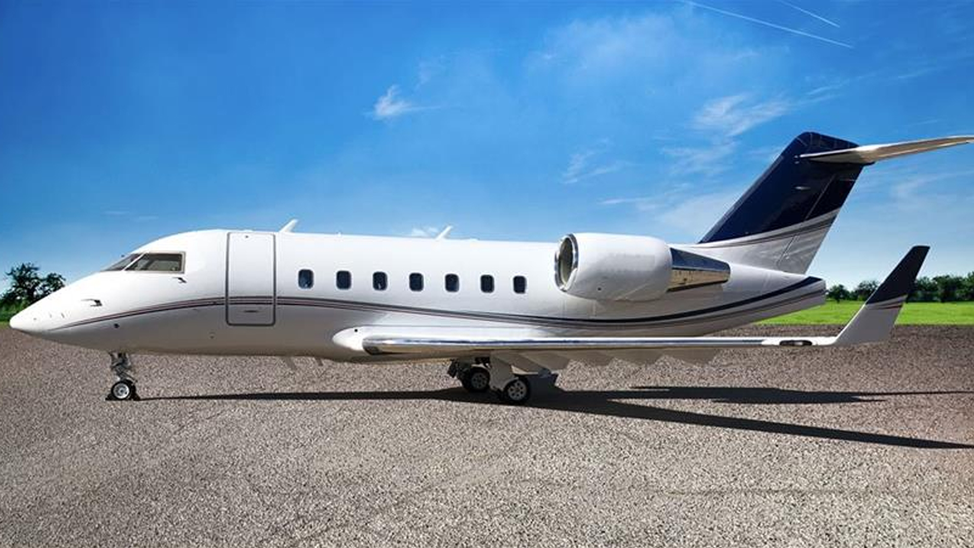 Bombardier Challenger 604 (1996) — N18RC