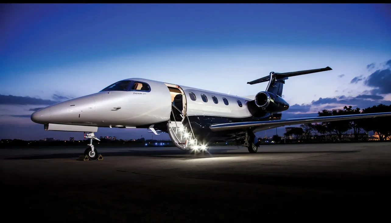 Embraer Phenom 300 (2021) — N1952R