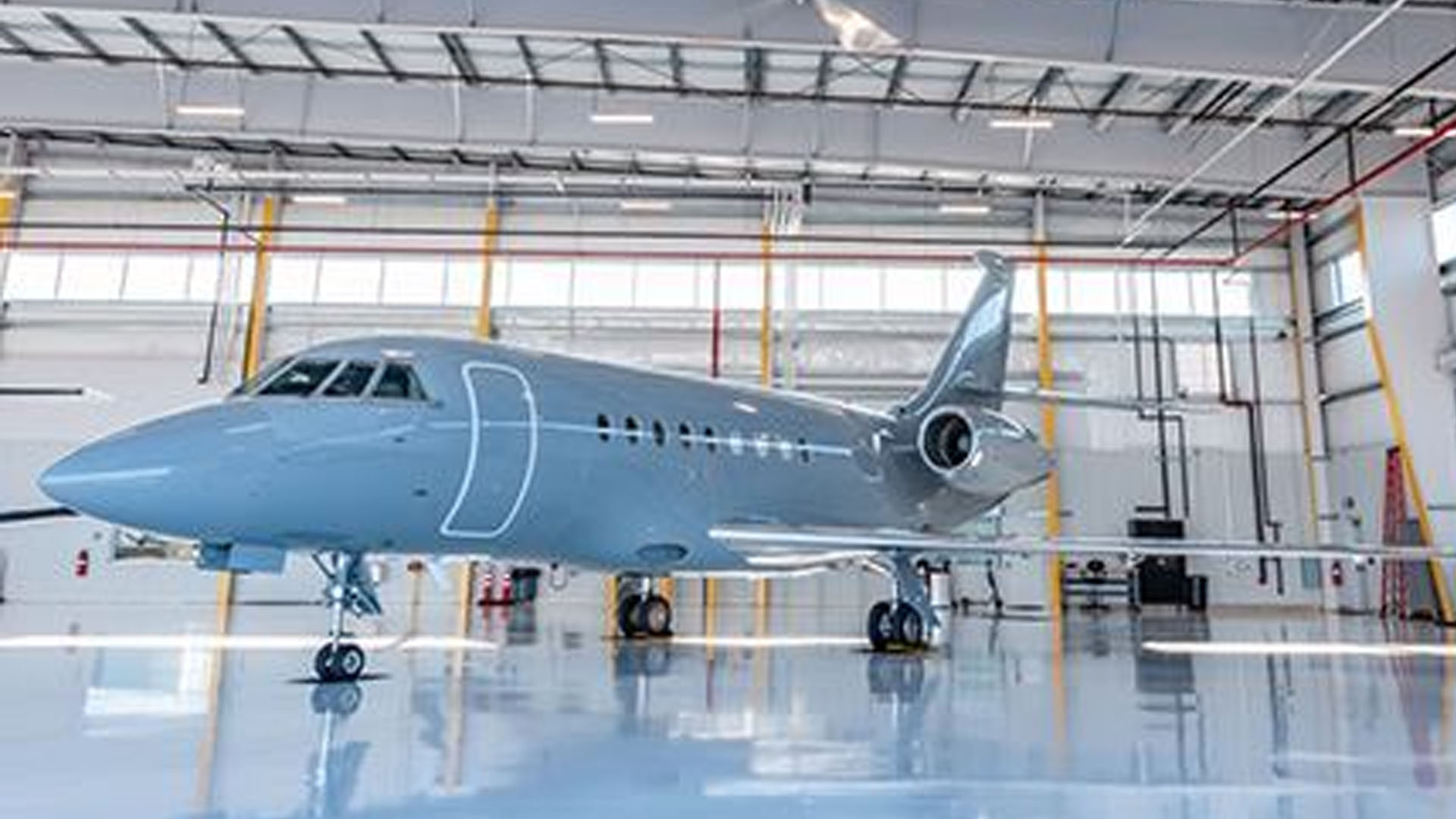 Dassault Falcon 2000EX (2004) — N215FH