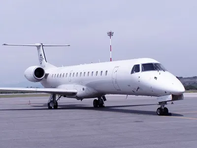 Embraer ERJ-145 (2000) — N243JX