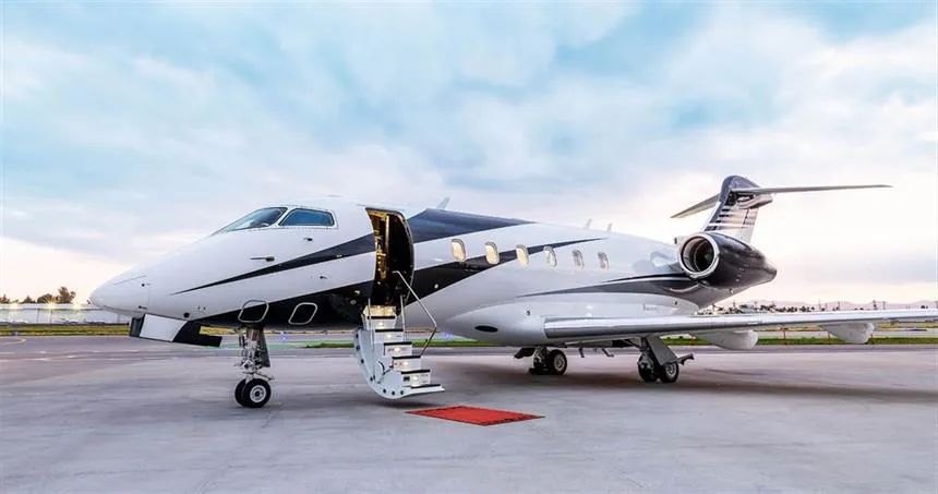 Bombardier Challenger 300 (2007) — N253XS