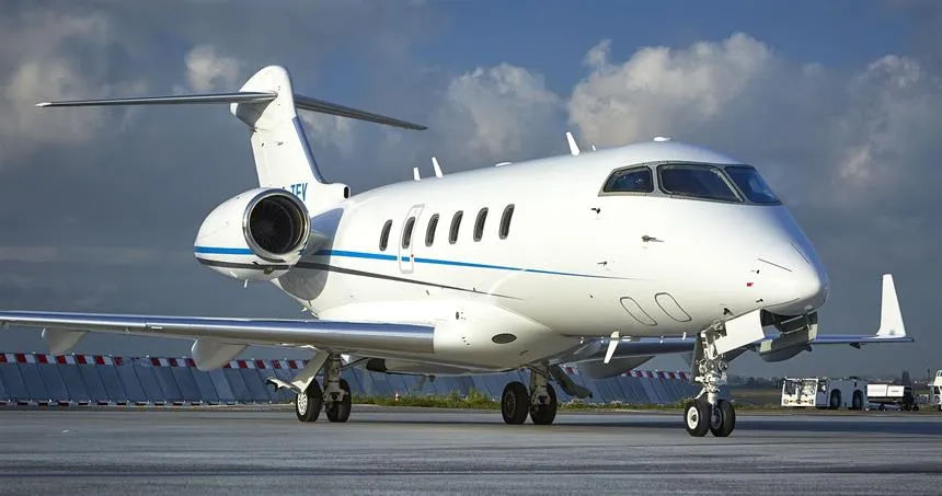 Bombardier Challenger 300 (2008) — N283B
