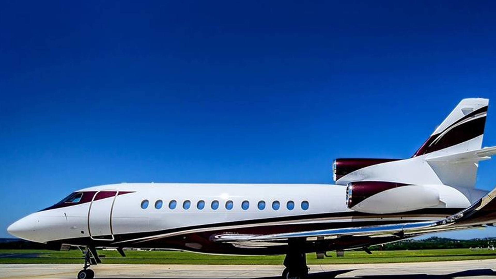 Dassault Falcon 900 (1994) — N28DC