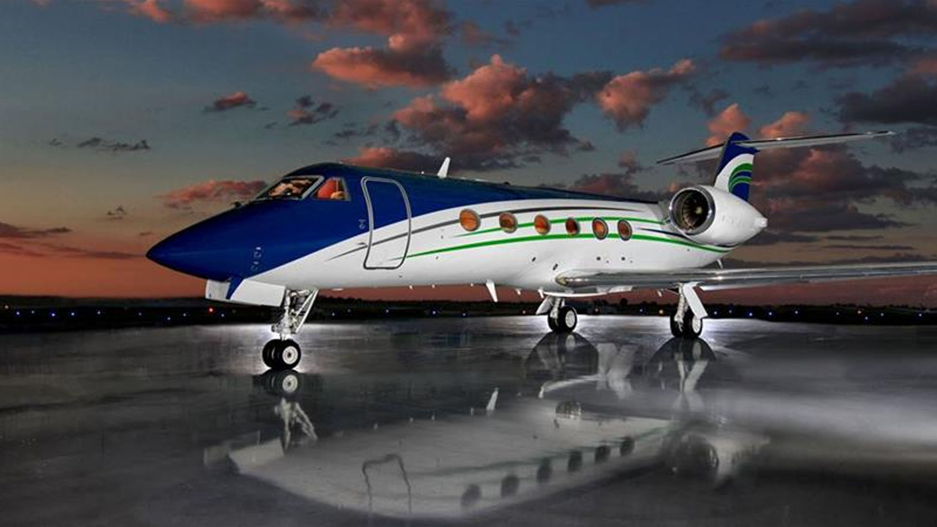Gulfstream GIV (1999) — N290PS