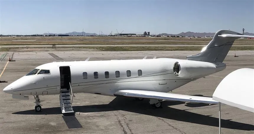 Bombardier Challenger 300 — N2926E