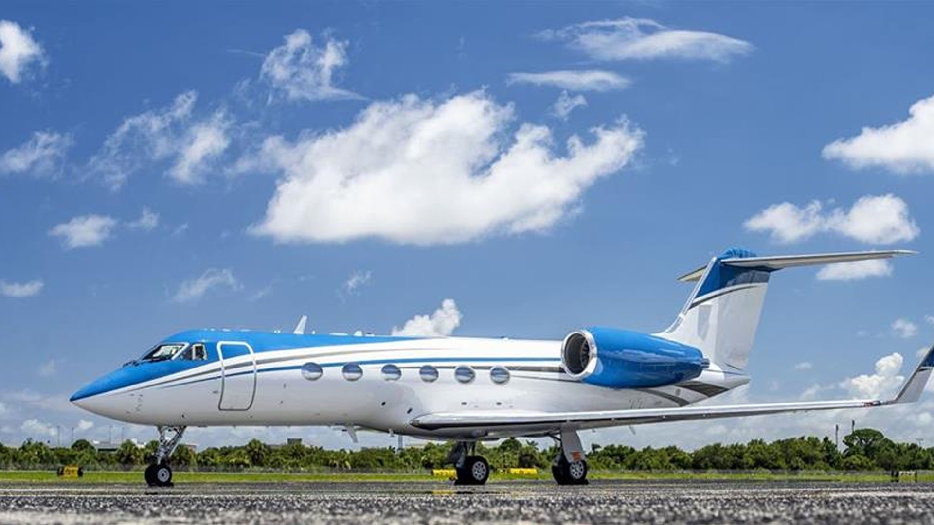 Gulfstream GIV (1995) — N30DJ