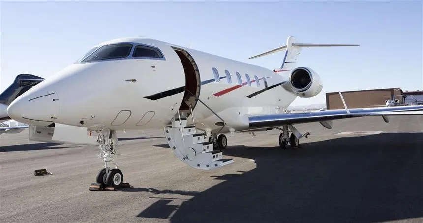 Bombardier Challenger 300 (2012) — N310VZ