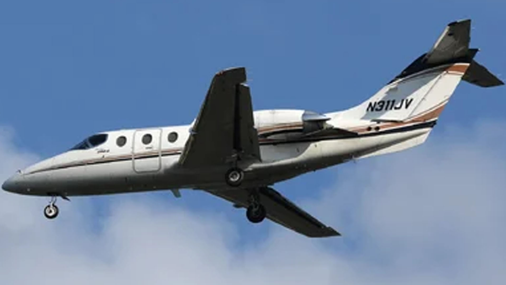 Beechjet 400A (2000) — N311JV