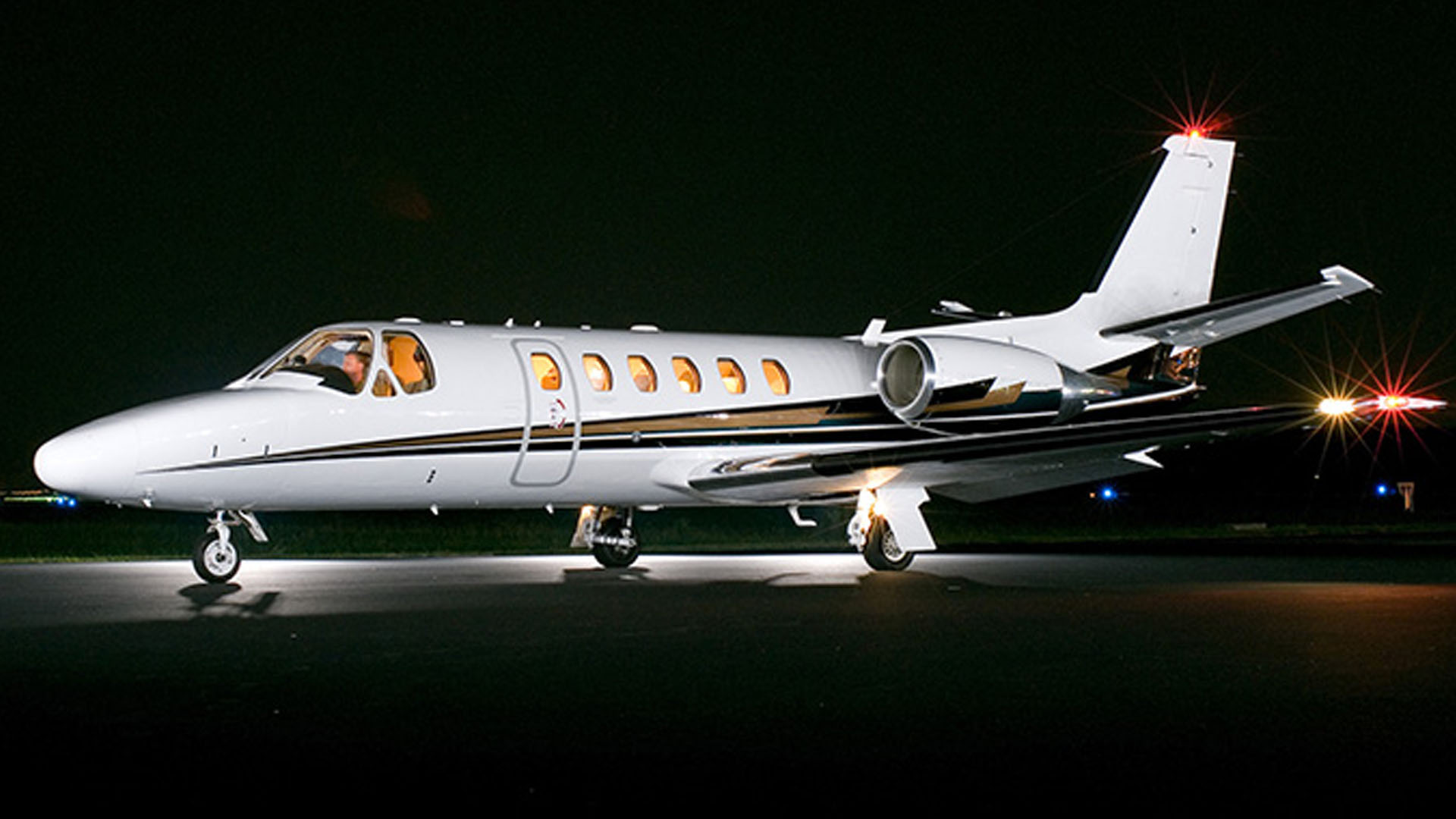 N318GL Fixed wing multi‑engine jet private jet