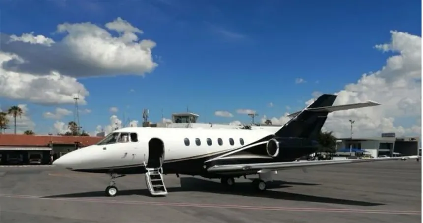Hawker 800XP (2001) — N320EJ
