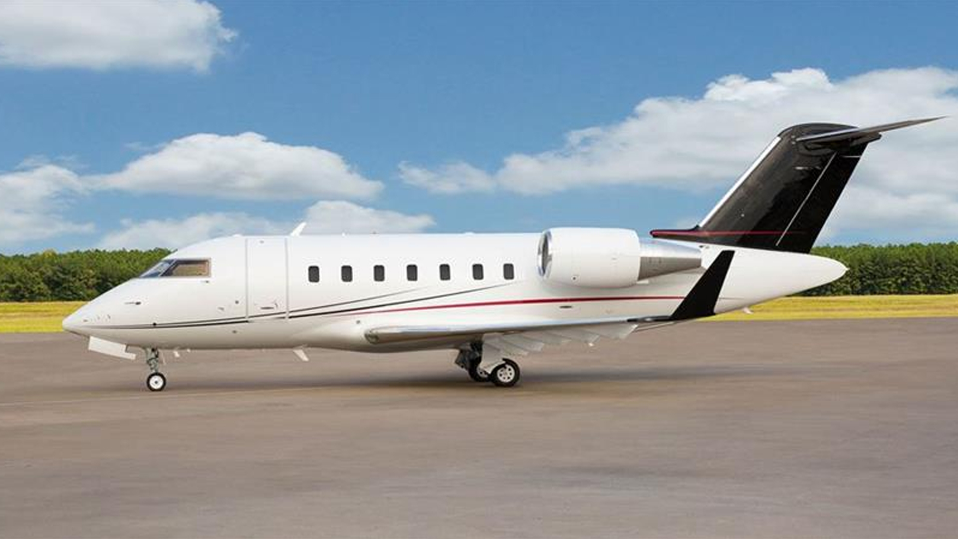 Bombardier Challenger 605 (2007) — N329TL