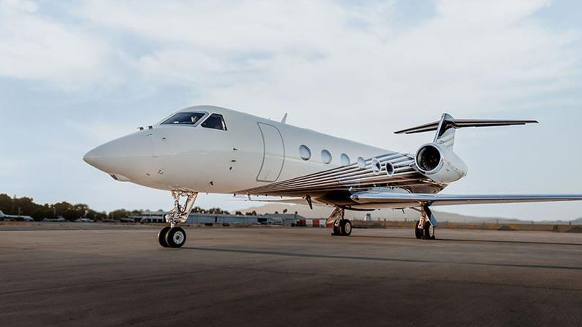 Gulfstream G450 (2011) — N35DM