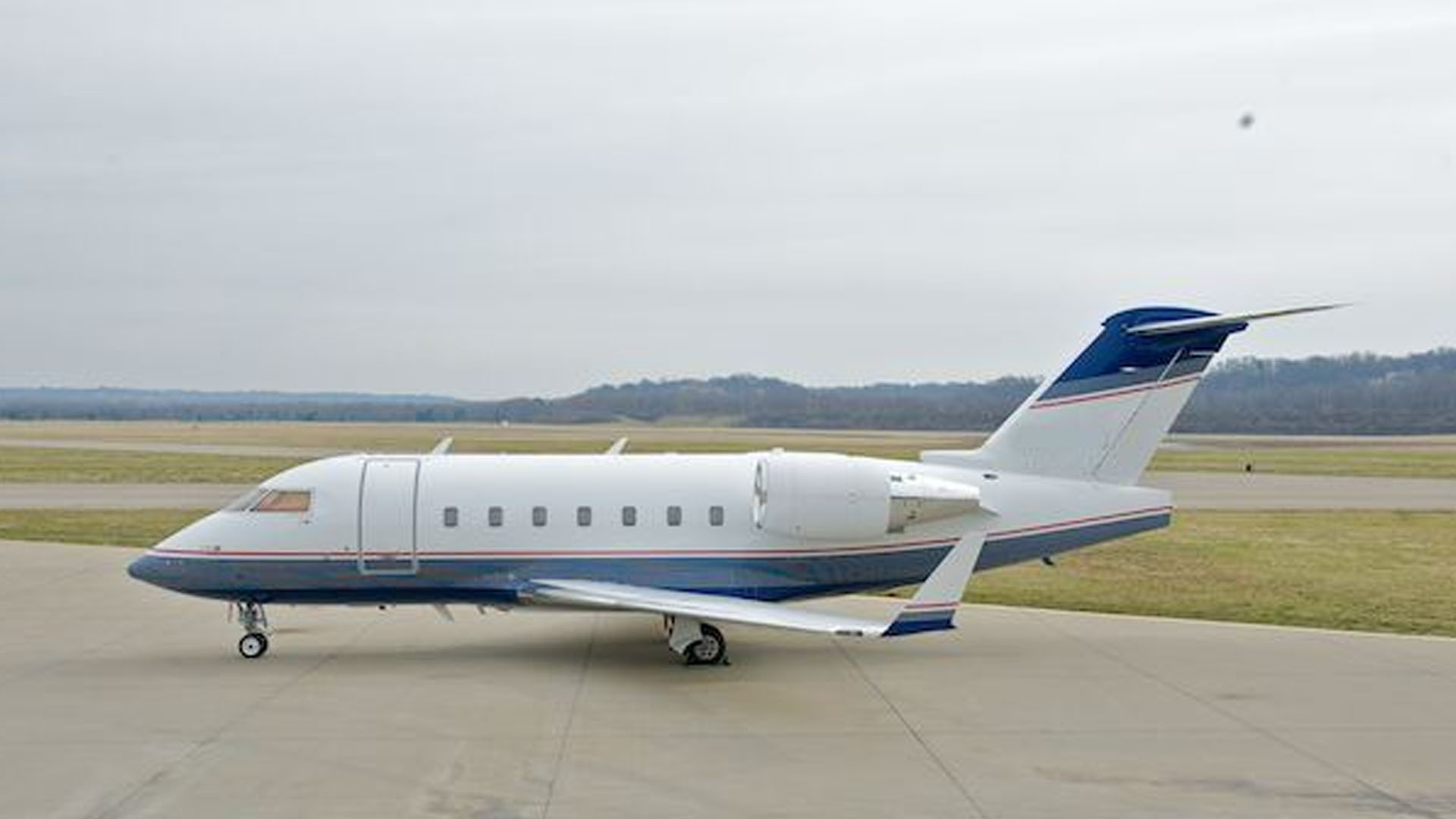 Bombardier Challenger 604 (1997) — N3726