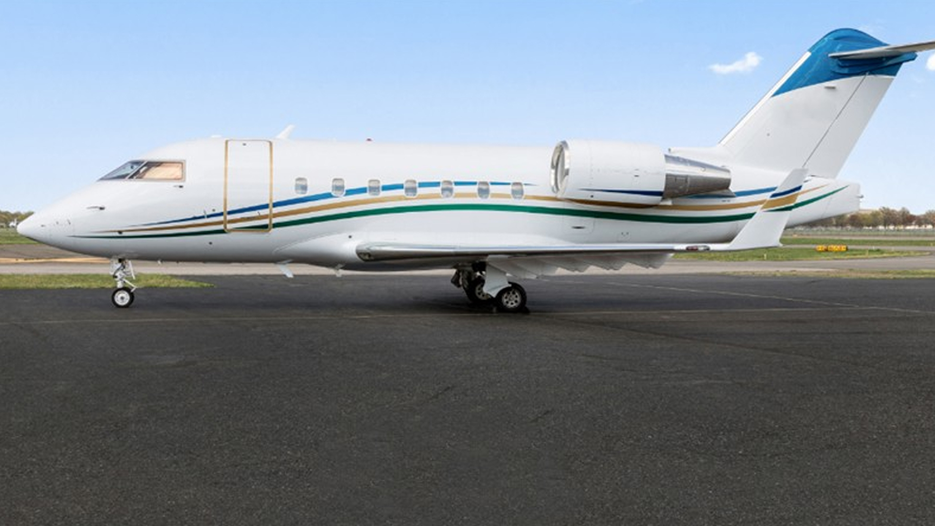 Bombardier Challenger 604 (1998) — N372MZ