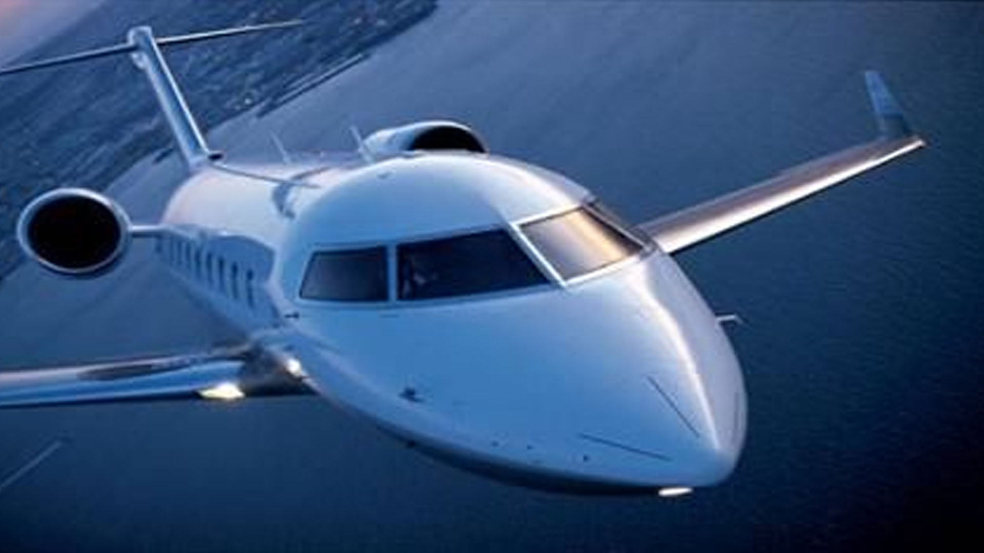 Bombardier Challenger 604 (1998) — N375MZ
