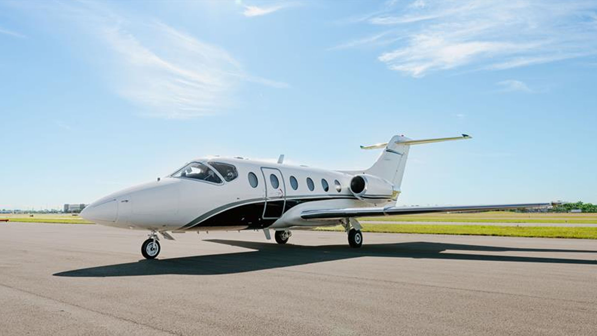 N390SB Fixed-wing multi-engine jet private jet