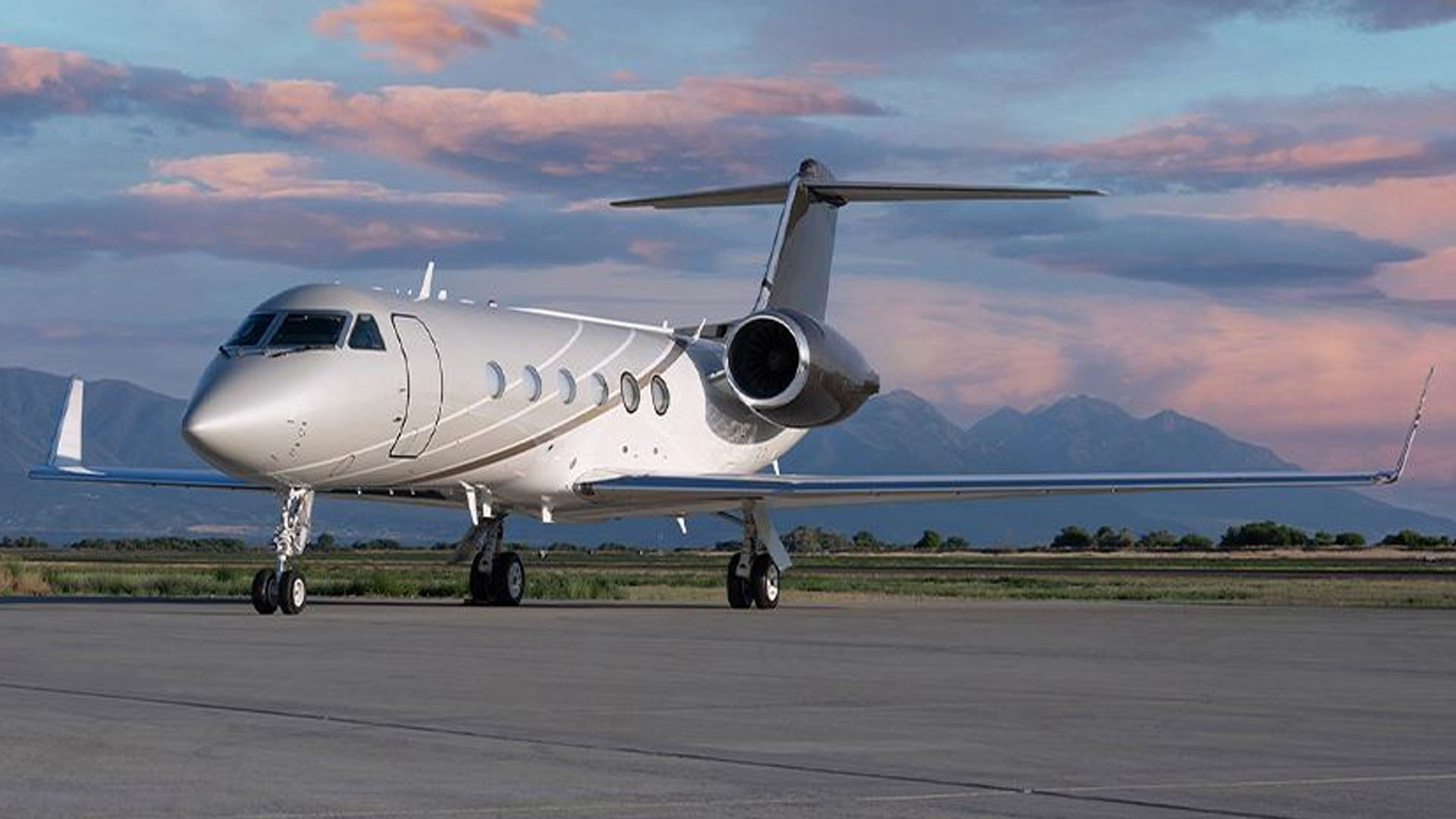 Gulfstream G450 (2012) — N402JE