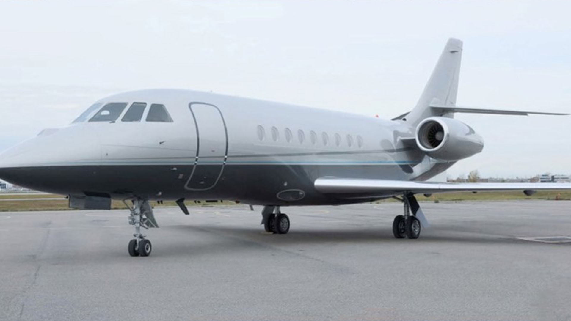 Dassault Falcon 2000 (2001) — N413HA
