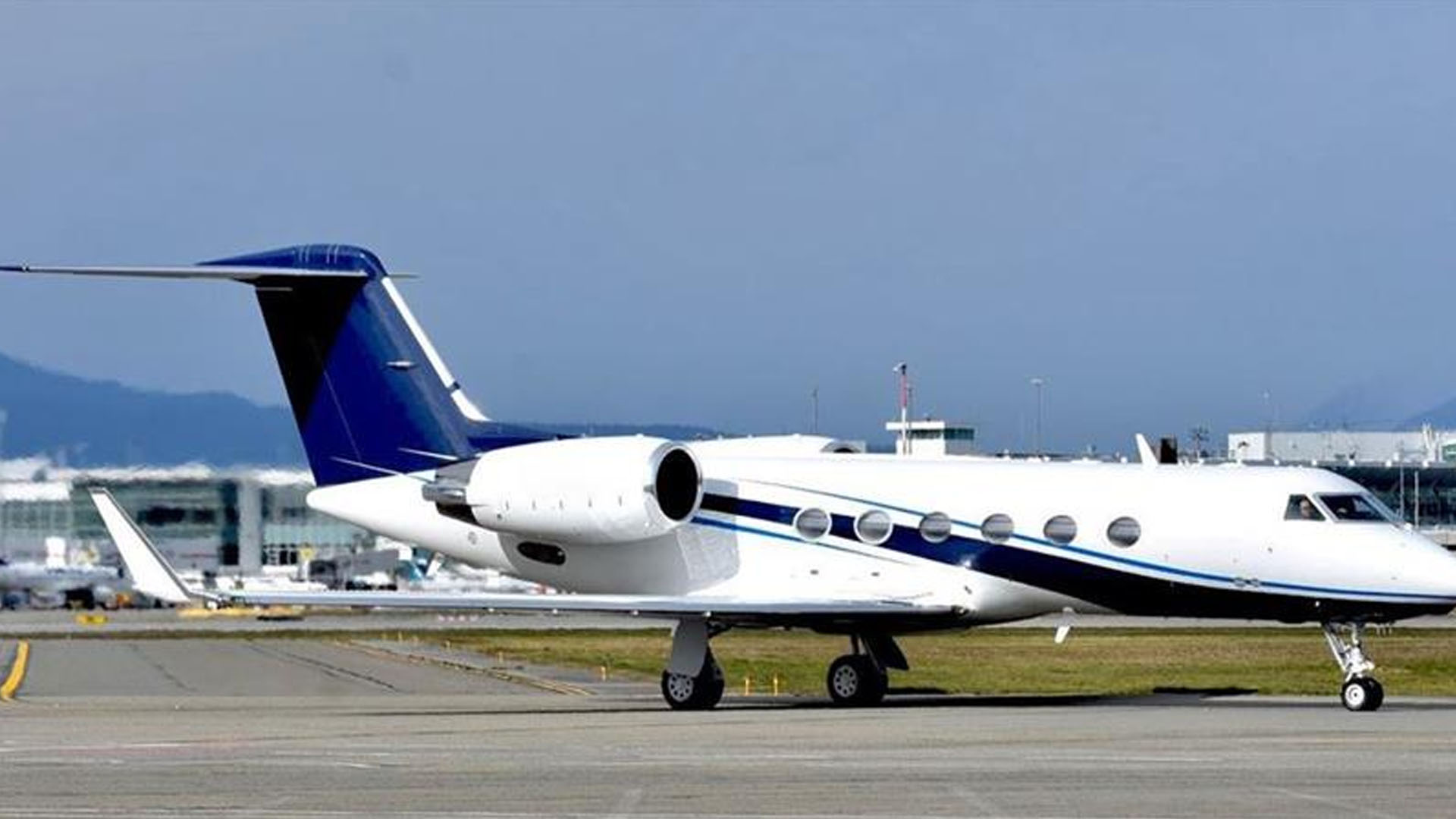 Gulfstream Aerospace G-IV (G300) (2003) — N44GJ