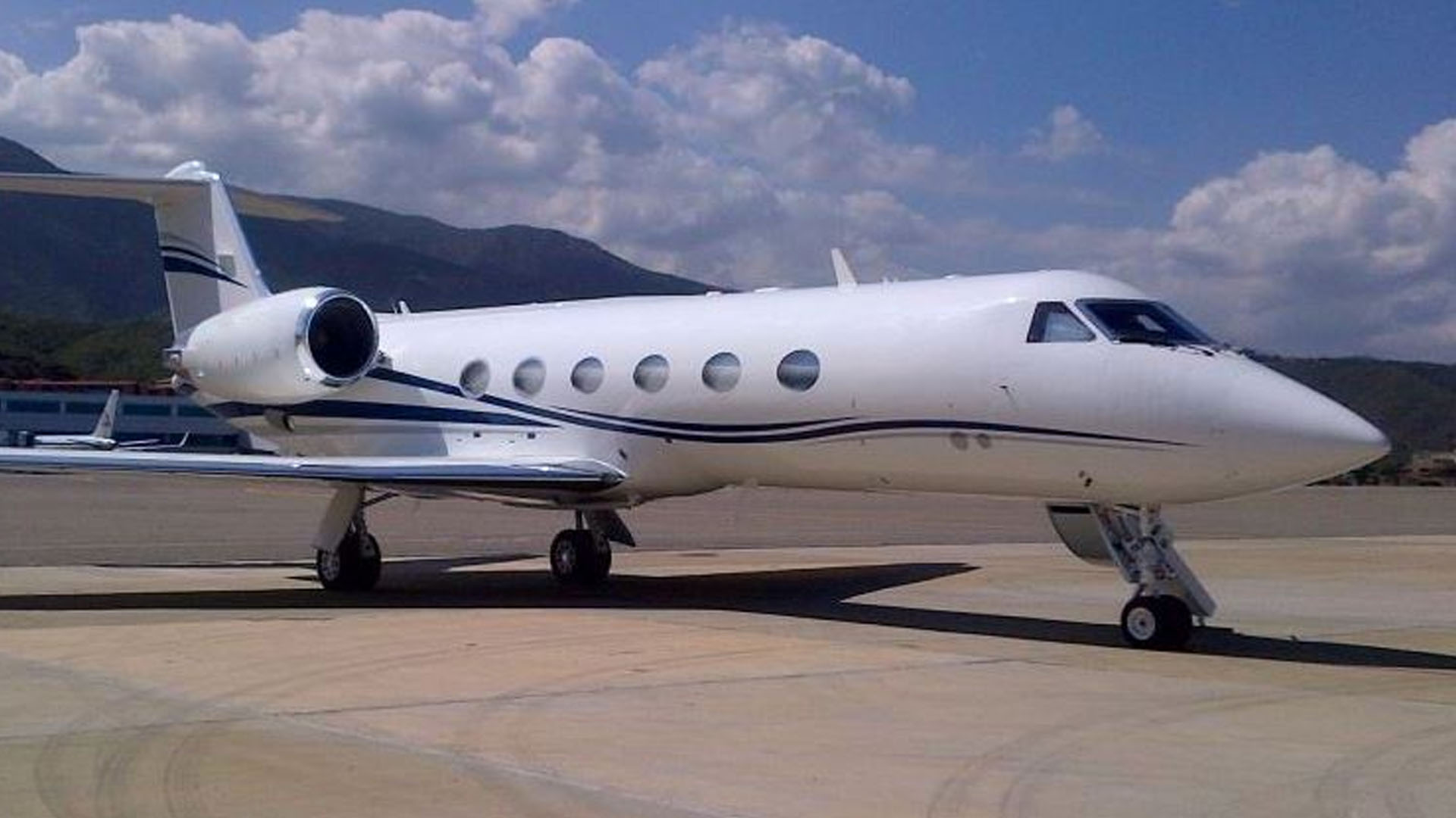 Gulfstream GIV (1996) — N450MB