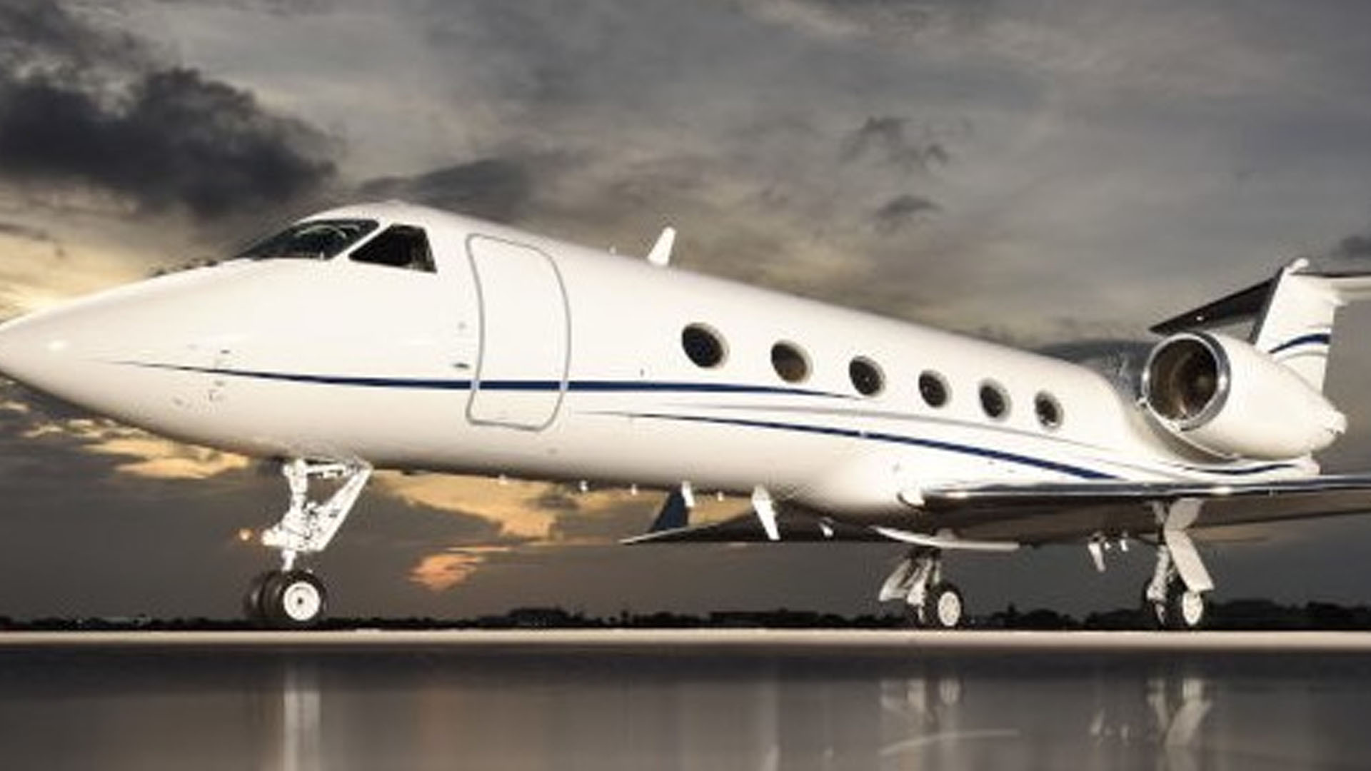 N489VR Fixed wing, multi‘engine business jet private jet