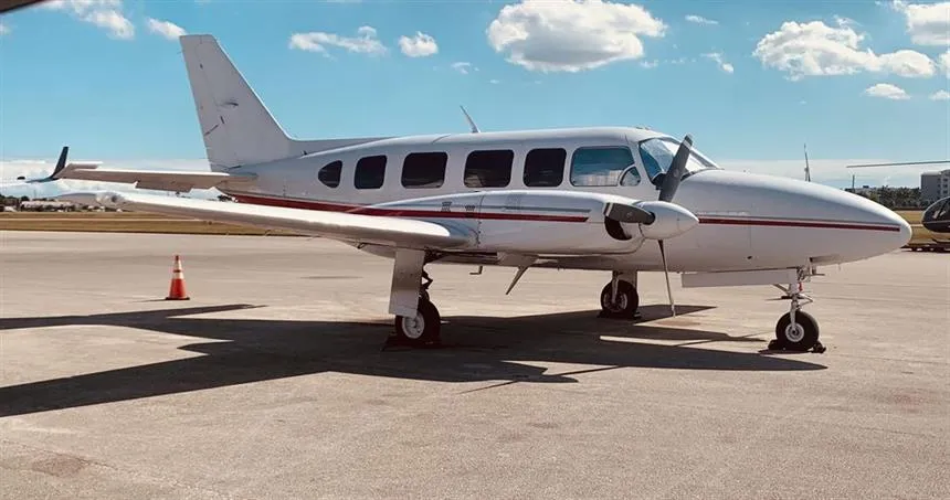 Piper PA-31-350 (1975) — N515LG