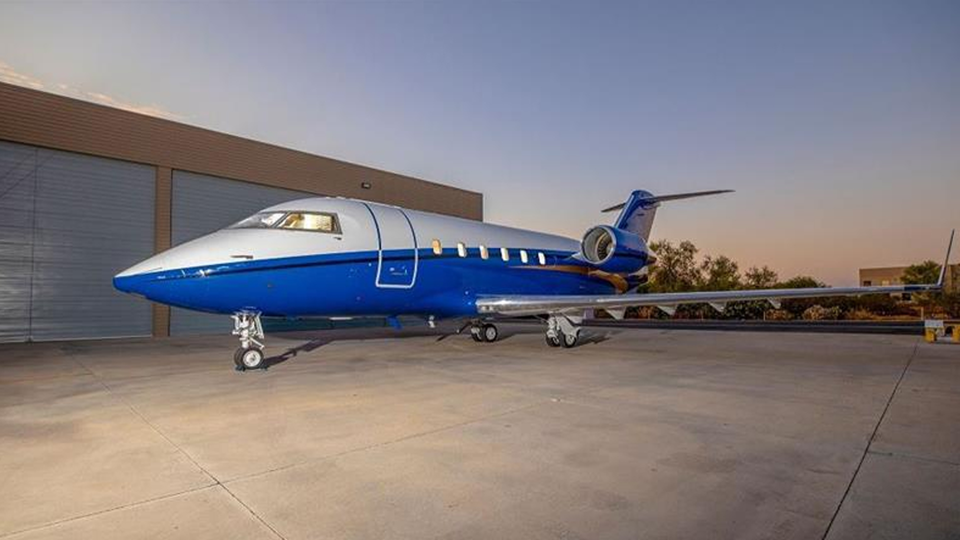 Bombardier Challenger 604 (1997) — N530BD
