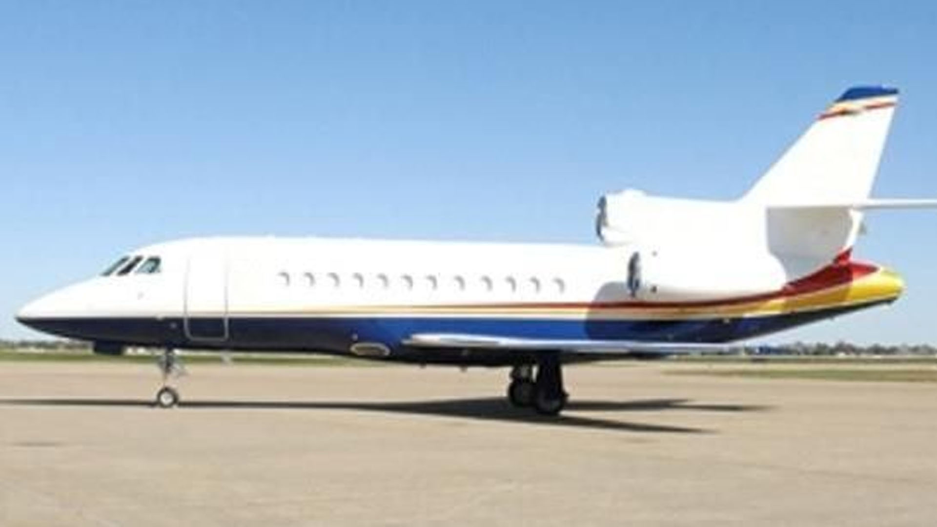 Dassault Falcon 900 (2003) — N590CL