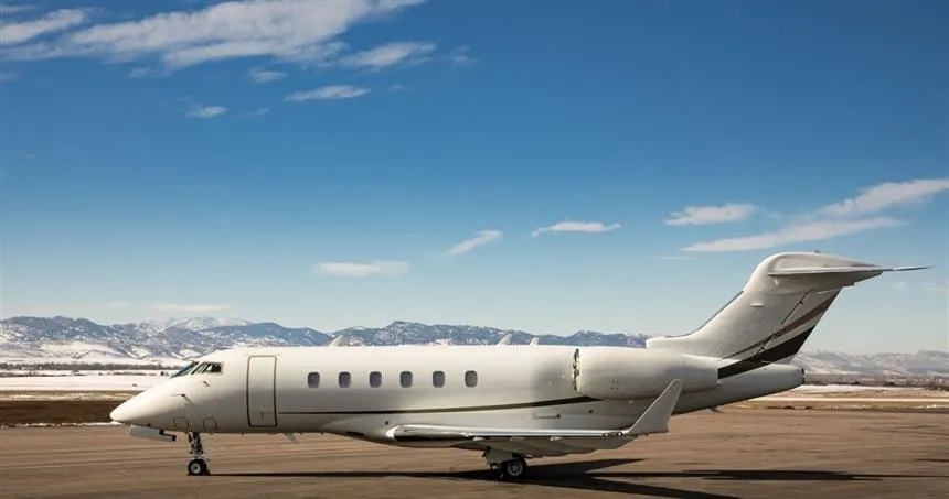 Bombardier Challenger 300 (2008) — N610CG