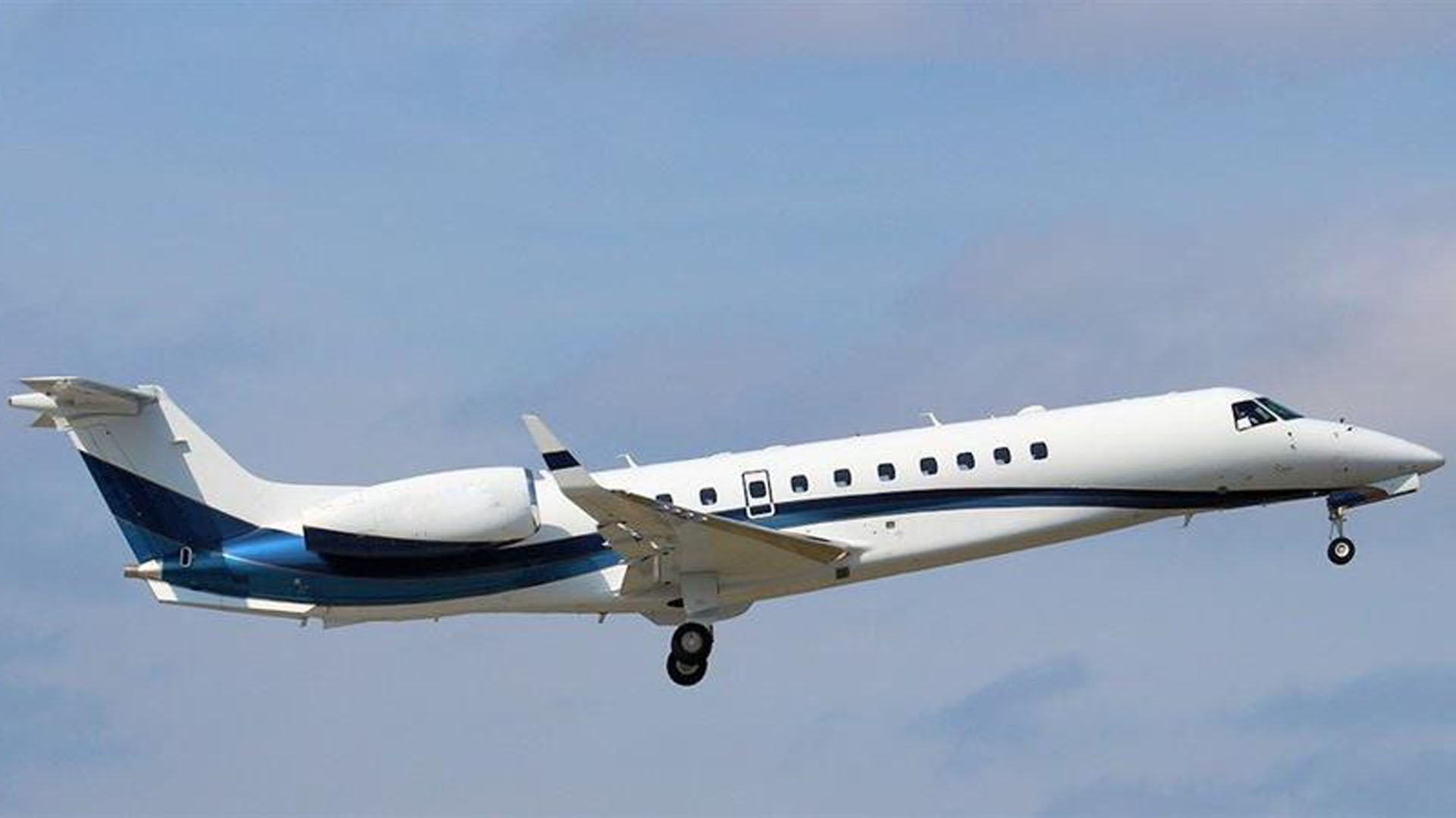Embraer Legacy 600 (2002) — N611BV