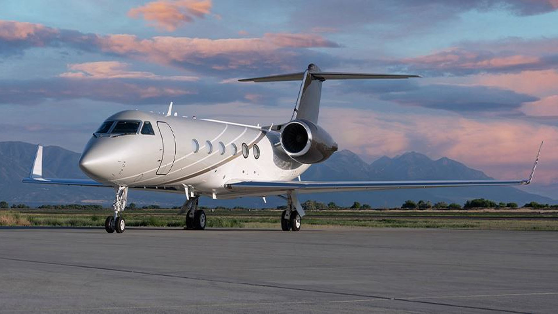 Gulfstream G450 (2007) — N67JE